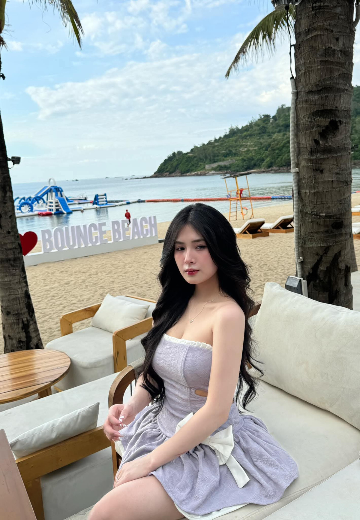 Đồng thời mừng thay khi thấy cả hai vẫn đang hạnh phúc trong mối quan hệ của họ.