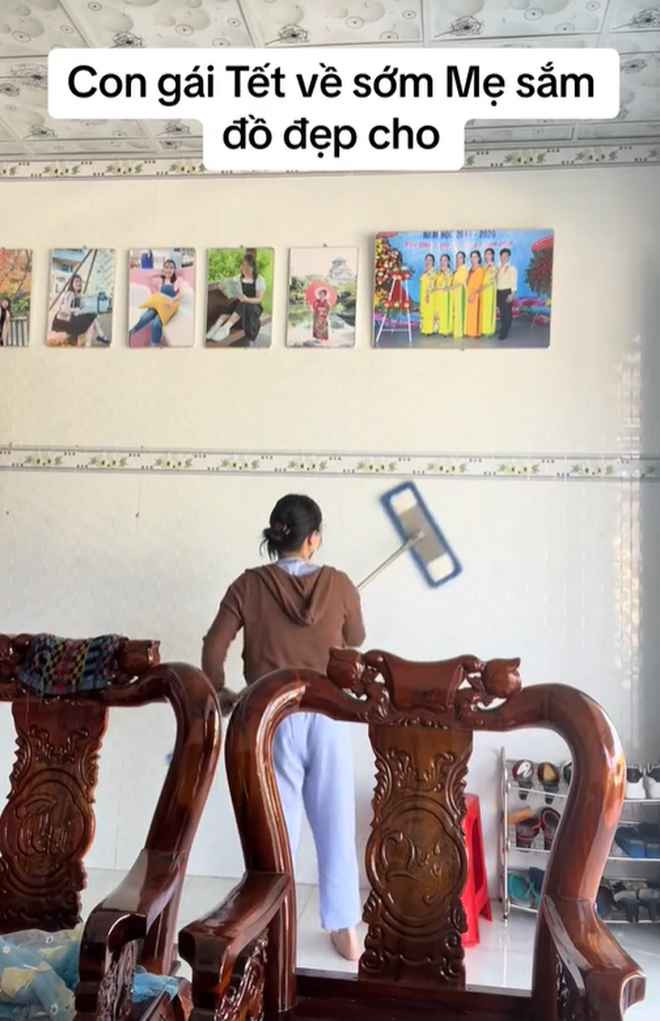 Để thêm phần ai oán, dân mạng còn gắn âm thanh bài hát Cũng Bởi Do Nghèo với lyrics: “Tôi đã không còn tin, cái câu hứa yêu chung tình. Lúc yêu thương mình lời ngọt ngào nói trên đầu môi”.