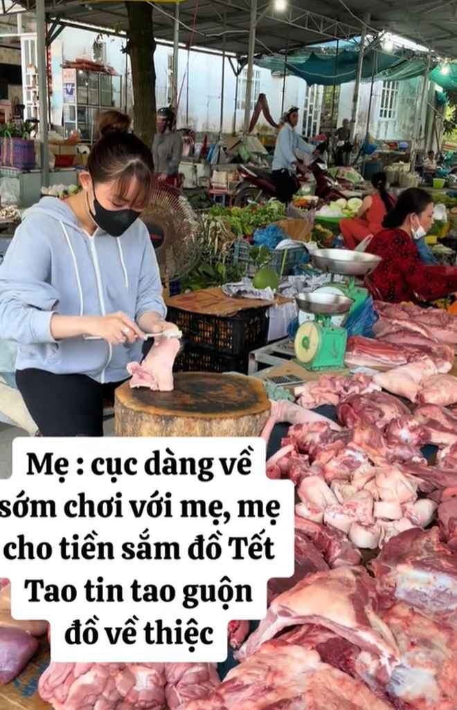 Và phải nghe "7749" câu hỏi từ những bạn hàng của mẹ.