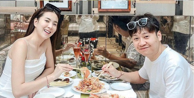 Mới đây, đúng dịp Halloween Mai Ngọc đã cho anh chồng lên sóng trên trang cá nhân.