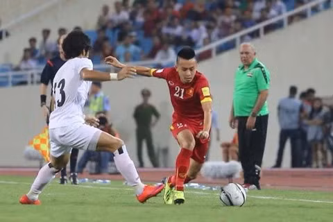 Lần đầu tiên tuyển Việt Nam chạm trán với Iraq trên sân Mỹ Đình là vào ngày 8/10/2015 trong trong khuôn khổ lượt đi bảng F vòng loại thứ 2 World Cup 2018 khu vực châu Á.