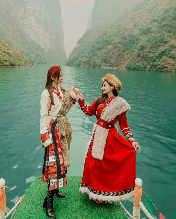 Hiện tại, cặp đôi đồng tính nữ trên vẫn đang hạnh phúc bên nhau, đồng hành cùng đối phương trên mọi nẻo đường. Cả hai cũng đã bắt đầu hành trình “tìm con” của mình.