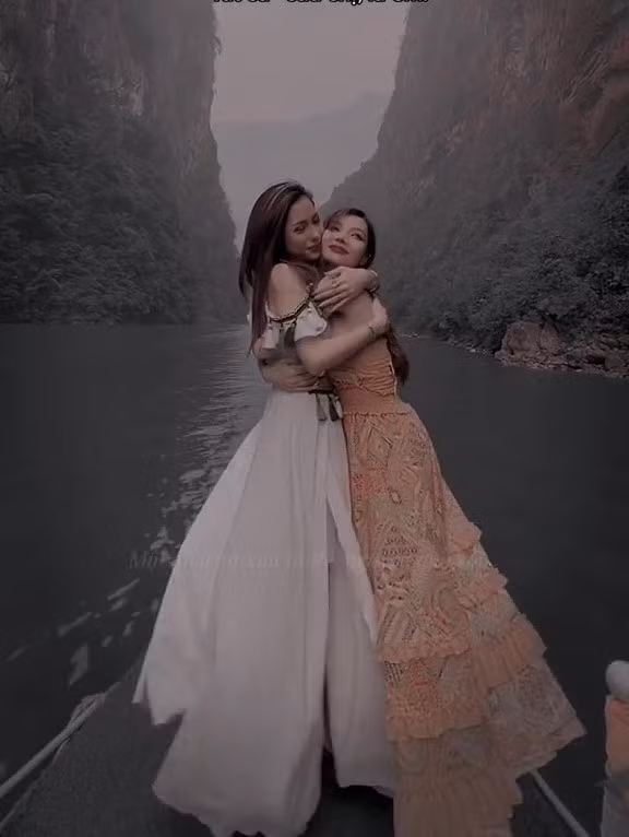 Trên trang cá nhân, Jin và Xíu vẫn thường xuyên cập nhật, chia sẻ những khoảnh khắc tình cảm của nhau.