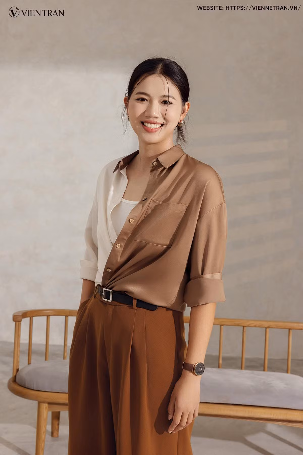 Người hâm mộ cho biết họ khó nhận ra "kình ngư" năm nào khi nhìn thấy diện mạo thay đổi của Ánh Viên. Không chỉ thăng hạng nhan sắc, cô cũng có phong thái nữ tính, biết làm điệu và thu hút hơn hẳn.