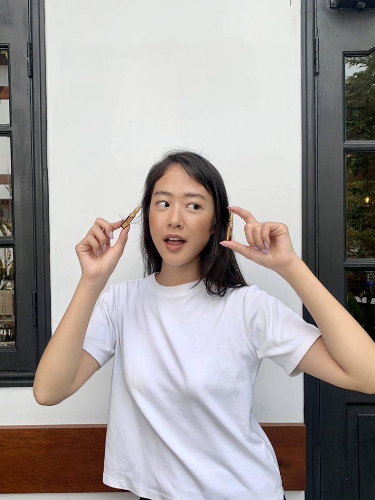 Chẳng cần trang điểm quá đậm nhưng Amandine vẫn khiến người khác phải ngước nhìn.