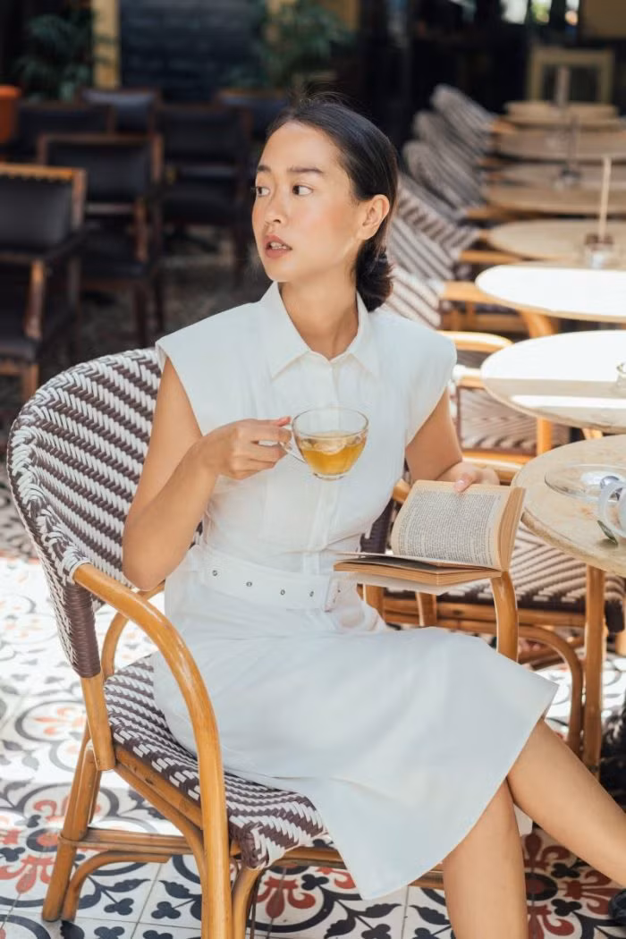 Amandine có một chút nữ tính, mong manh đậm chất nàng thơ nhưng cũng rất phóng khoáng, gợi cảm; vừa sương khói mơ màng vừa táo bạo.