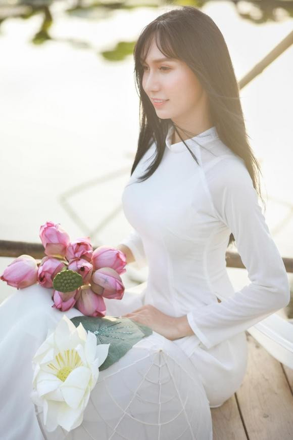 Nếu như trước đây, Lynk Lee vấp phải rất nhiều lời chê bai về nhan sắc thì đến nay đại bộ phận dân mạng đã có cái nhìn tích cực hơn với dung mạo của ca sĩ chuyển giới.