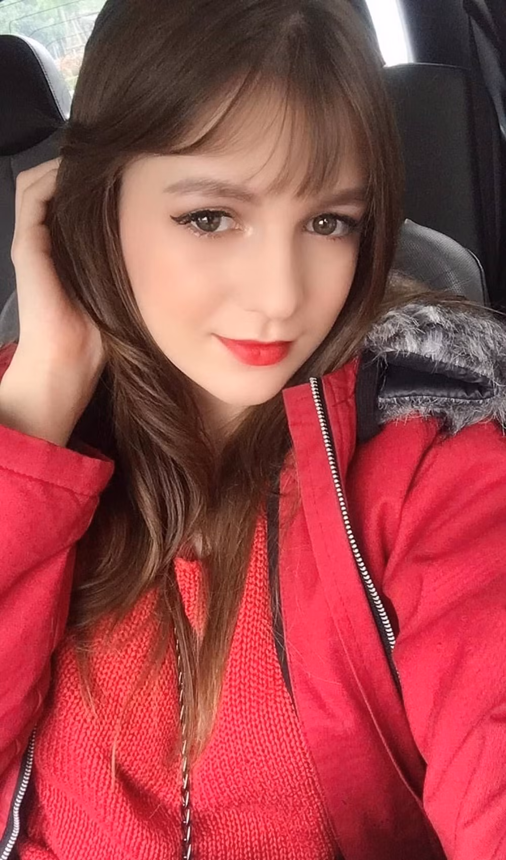 Alexa chia sẻ thêm rằng phố phường lúc đấy vắng tanh khiến cô rất hoang mang và tất nhiên phải nhịn đến chiều. Mãi sau này, cô được giải thích lại thì mới hiểu rằng ngày mùng 1 Tết ở Việt Nam thường không mua bán và mở các dịch vụ cửa hàng ăn uống.