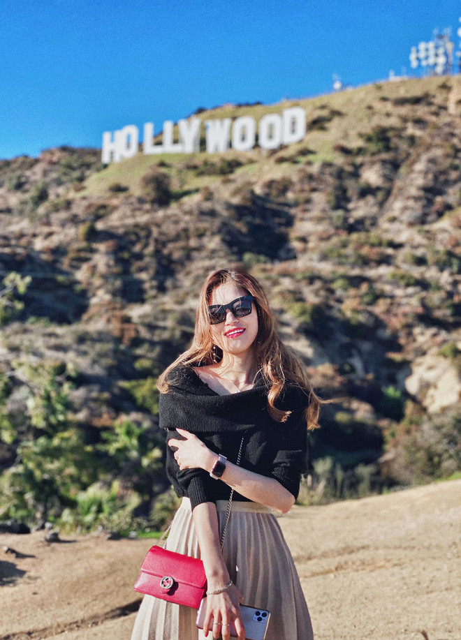 Trên trang cá nhân của mình, Vóc Đỗ cũng thường xuyên update những bức ảnh vô cùng đẹp tại trời Âu khiến nhiều người ngưỡng mộ.