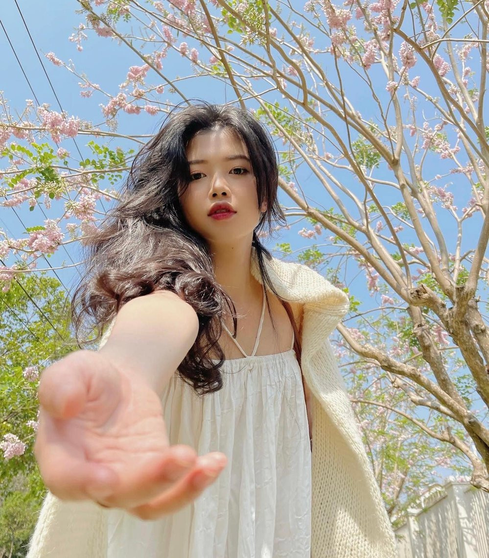 Dù đang làm 3 công việc cùng lúc song Trà Giang nhận định luôn muốn gắn bó lâu dài với nghề giáo, bởi tình yêu với học trò.