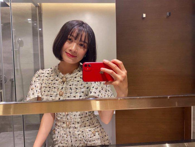 Chỉ một thời gian ngắn trang cá nhân của cầu thủ nữ Hoàng Thị Loan tăng chóng mặt lên hơn 200.000 lượt người theo dõi. instagram cũng vượt mốc 1.300 lượt theo dõi.