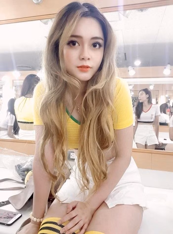 Cao Diệp Anh từng gây ấn tượng chương trình "Nóng cùng World Cup" 2018. Năm ấy, hot girl xứ Tuyên này là đại diện cho đội tuyển Brazil nhưng nhận về nhiều tranh cãi vì phát phôn sai thông tin.