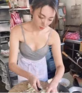 Cô vốn là một người mẫu quảng cáo trên truyền hình và là người dẫn chương trình sự kiện.