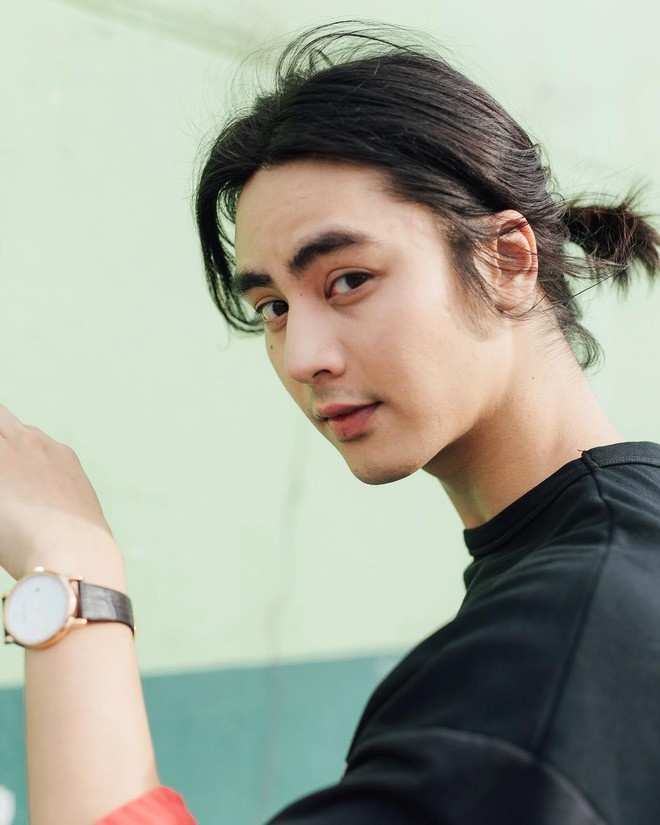 Với những hình ảnh hiện tại của "hot boy tóc dài" Ice Panuwat Premmaneenan, nhiều khán giả nữ Việt Nam đã dành lời khen.