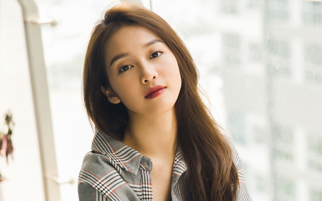 Khả Ngân nổi tiếng với danh xưng "hot girl boxing" nhờ gương mặt xinh đẹp, v.line tự nhiên.