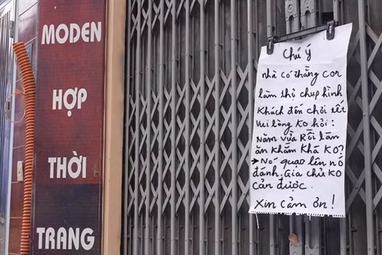 Thậm chí có người còn làm hẳn một tấm bảng ghi rõ và treo trước cổng nhà. Ảnh: Tổng hợp