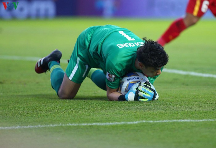 Có thể thấy rằng, qua 2 trận đấu tại VCK U23 châu Á, Bùi Tiến Dũng là cái tên mang lại niềm tin. Nhưng pha ra vào hợp lý của thủ môn này làm người ta quên đi những sai lầm mà anh mắc phải tại SEA Game 30 cách đây chưa lâu.