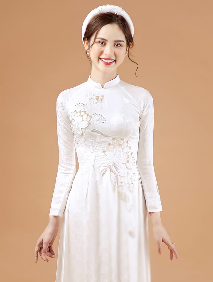 Hình ảnh của người đẹp là một cô gái nữ tính, có nét đẹp trong trẻo, tạo được thiện cảm với người hâm mộ.