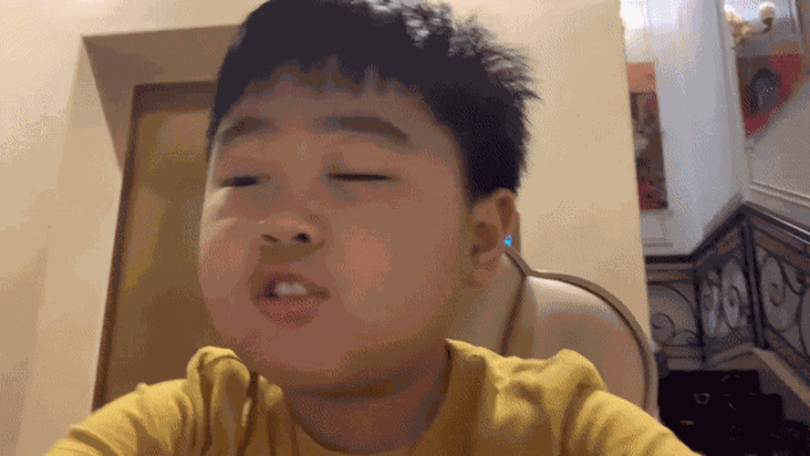 Thậm chí, nhiều người còn tò mò hơn khi xem thể trạng của con dâu cả bà Phương Hằng là Quế Long khi mới đây, chính nữ CEO khu du lịch Đại Nam úp mở chuyện sắp lên chức... "chị nội".