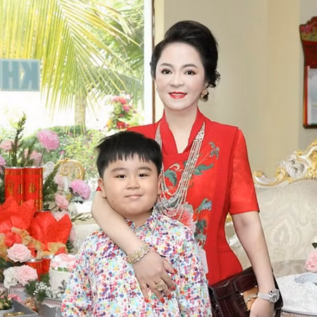 Cụ thể, nếu nhìn vào profile của gia đình nhà CEO Nguyễn Phương Hằng thì 21/9 là ngày sinh nhật của "quý tử" Huỳnh Hằng Hữu, tỷ phú 9 tuổi của khu du lịch Đại Nam.