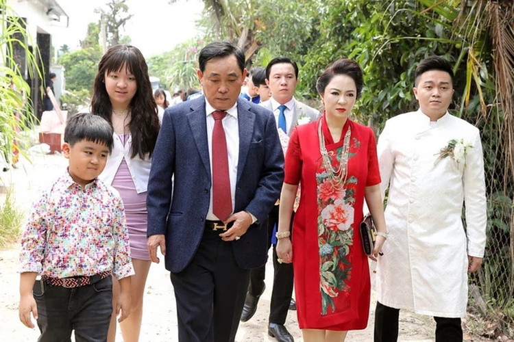 Hiện tại Natalie đang ở Việt Nam cùng gia đình, thi thoảng nếu khu du lịch có tổ chức đám tiệc gia đình thì Natalie mới góp mặt.