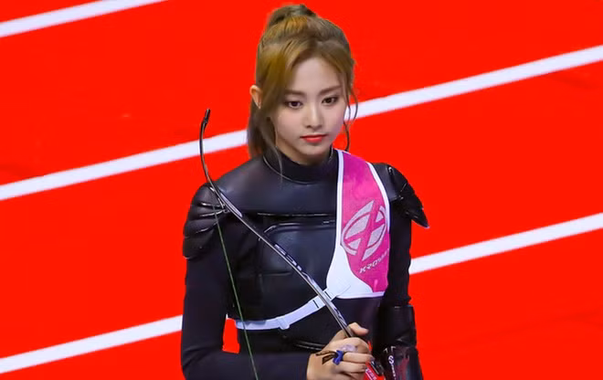 Ở mọi khoảnh khắc, Tzuyu đều thu hút ống kính phóng viên.