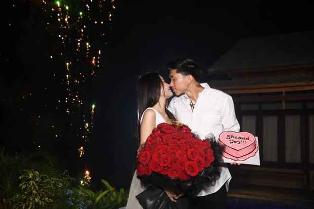 Tính đến hiện tại, cặp đôi đã yêu nhau 3 năm nhưng chỉ mới công khai mối quan hệ khoảng hơn 1 năm trở lại đây. Từ đó đến nay, Văn Hậu và Hải My không ngần ngại khoe những khoảnh khắc yêu đương trên MXH.