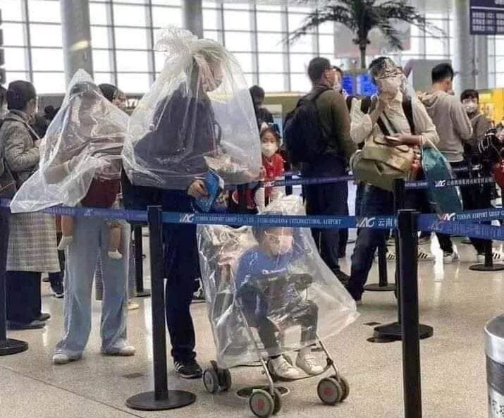 Du lịch mùa dịch corona đang là nỗi lo của nhiều hành khách. Tuy nhiên, không ít người bắt buộc phải tiếp tục hành trình do sau kỳ nghỉ lễ họ phải quay lại làm việc hoặc đi công tác.