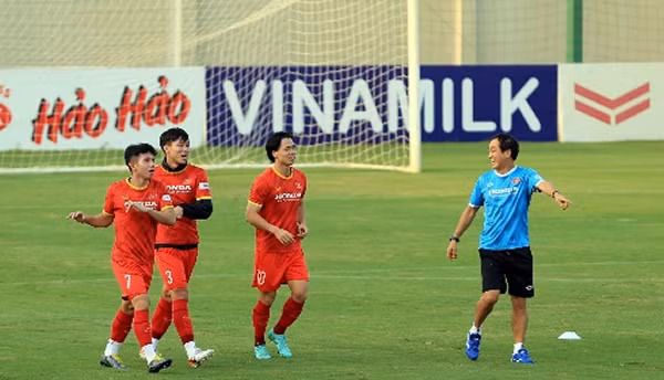 Truoc tran gap Trung Quoc, doi tuyen Viet Nam co vu khi bi mat?