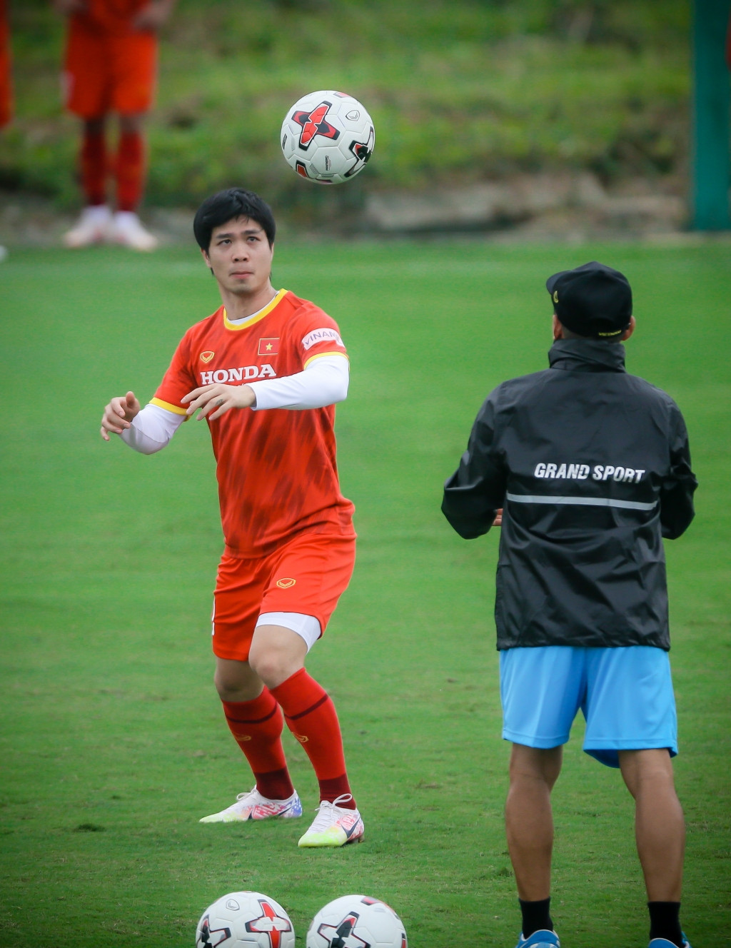 Sau khi hoàn thành nhiệm vụ với gia đình, Công Phượng đã xách vali ra Hà Nội để hội quân cùng các đồng đội và những ngày đầu của tháng 9.