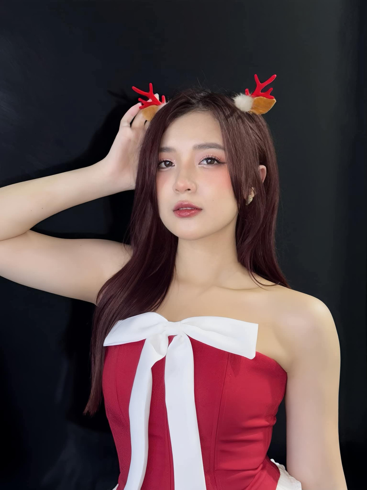 Trước đó, Phương Thảo từng gặp nhiều sự cố với trang phục trước khi lên sàn dẫn. Với lần này nữ MC phải rất cẩn trọng trong từng khâu trước khi xuất hiện trước công chúng.