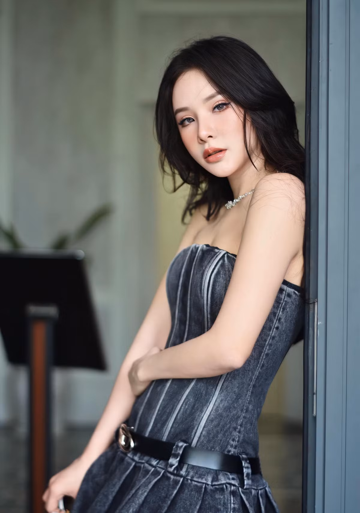 Trên trang Facebook cá nhân, Yến Tatoo cũng thường xuyên đăng tải hình ảnh về những khoảnh khắc đời thường, chụp hình thời trang, đi hát,... nhận được nhiều lời khen ngợi sắc vóc của dân mạng.