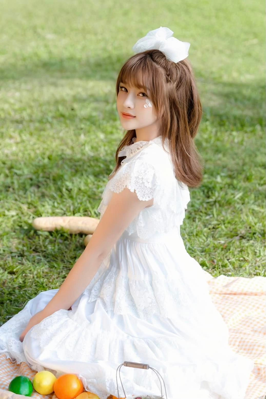 Lyly cũng từng chia sẻ công việc này đã mang đến rất nhiều thành công cũng như giúp cô được sống và kiếm tiền với chính những đam mê của mình.