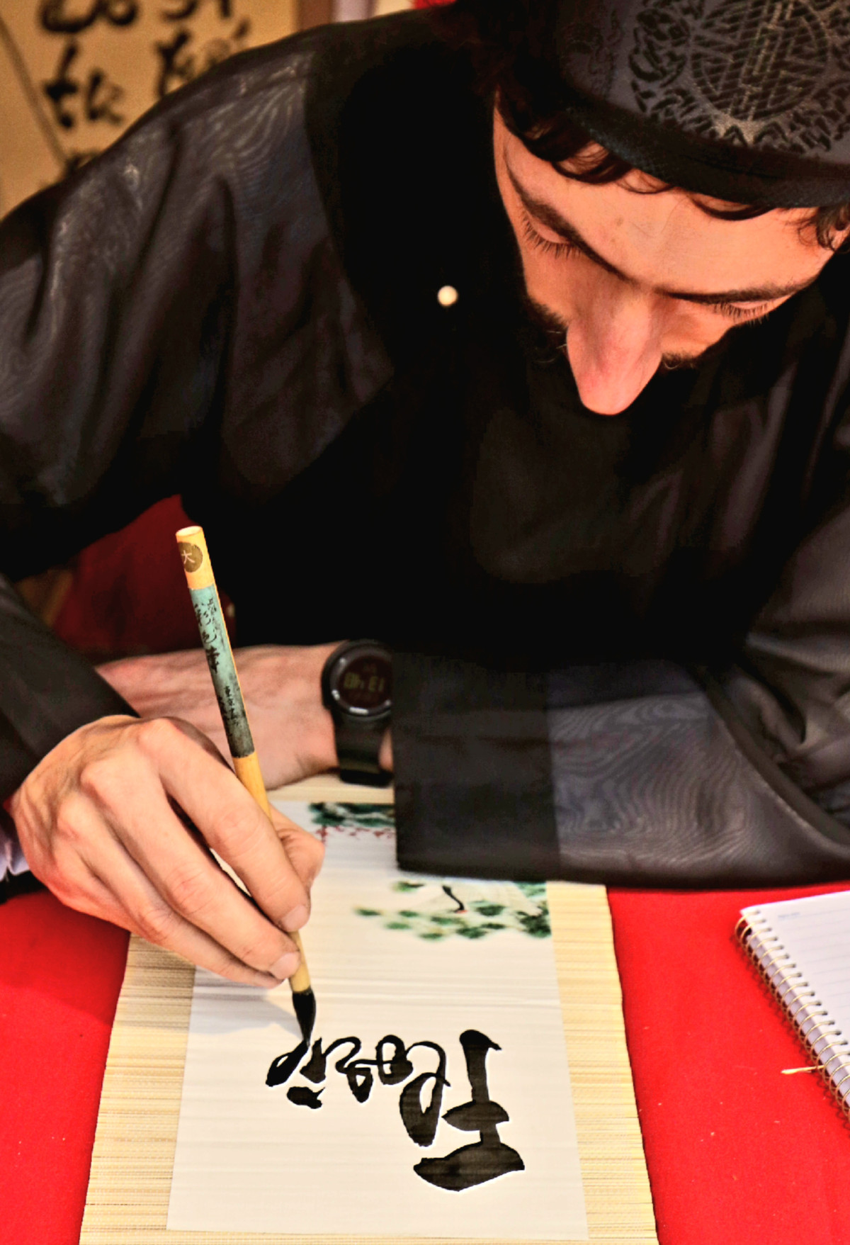 Tuy nhiên, đây là lần đầu Jean Sébastien có cơ hội "cho chữ" tại Hội chữ Xuân bởi vừa đạt giải nhì "Viết chữ quốc ngữ" trong cuộc thi viết chữ xuân 2023.