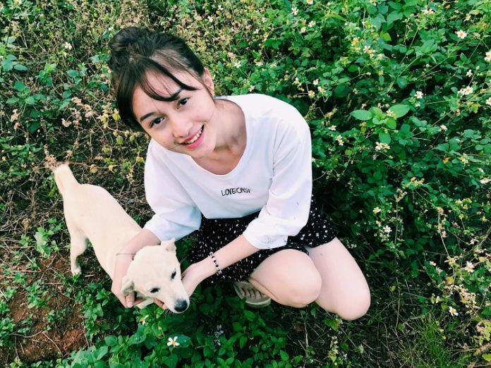 HNika chia sẻ, thời điểm bắt đầu đặt chân đến đất nước Nhật Bản, cuộc sống mới bỡ ngỡ gặp nhiều thử thách, nhiều khi bản thân buồn vì nhớ nhà. Với vốn sống cởi mở, ham học hỏi, cô gái trẻ không ngừng thôi thúc bản thân cố gắng cân bằng cuộc sống, kết giao nhiều bạn.