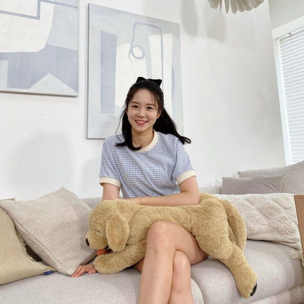 Cách đây một tuần, Ye-won được chọn là MC của buổi lễ trao giải do Liên đoàn bóng đá Hàn Quốc (KFA) tổ chức.