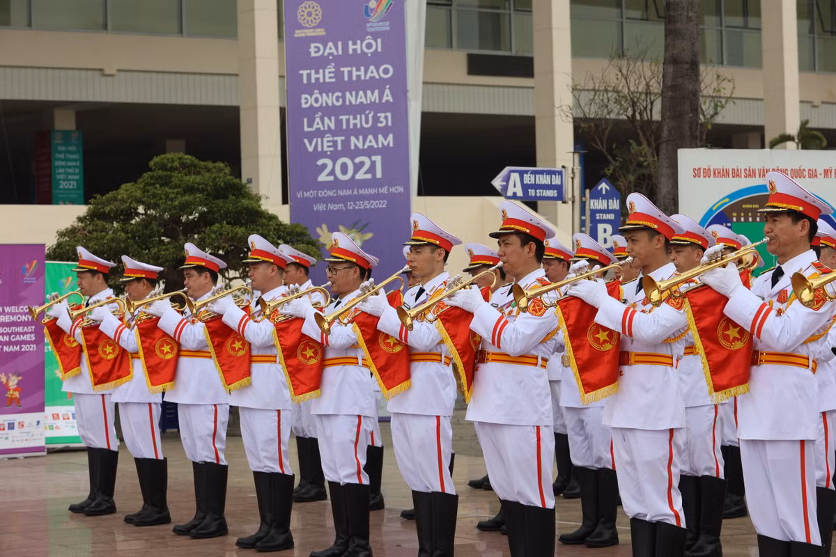 "Đây là lần thứ 2 Việt Nam đăng cai SEA Games 31, đó là quyền lợi cũng là trách nhiệm của thành viên Đông Nam Á. Trong 2 năm qua bị chúng ta bị ảnh hưởng của dịch bệnh Covid-19, khó khăn, thách thức còn nhiều nhưng được sự ủng hộ của Chính phủ, SEA Games 31 chính thức diễn ra tại Hà Nội cùng 11 tỉnh thành. Chúng tôi nhiệt liệt chào mừng đến đoàn đến với đất nước Việt Nam xinh đẹp”, Thứ trưởng Hoàng Đạo Cương phát biểu.