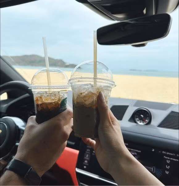 Yến Xuân cũng rất chăm chỉ đến sân cổ vũ nửa kia thi đấu.