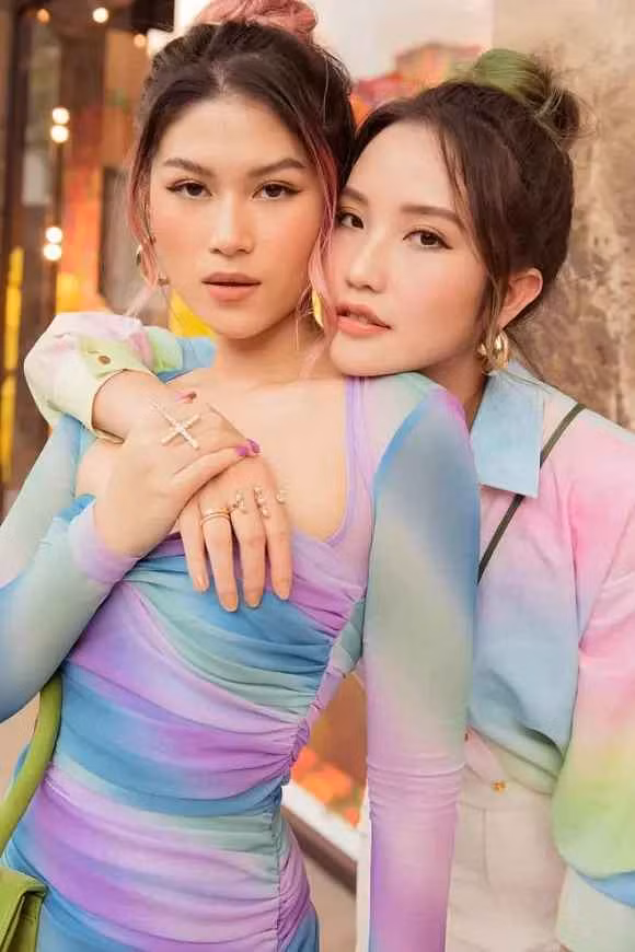 Hành động trả nợ lúc gần nửa đêm của bà xã Phan Thành khiến Ngọc Thanh Tâm ngơ ngác không hiểu chuyện gì.