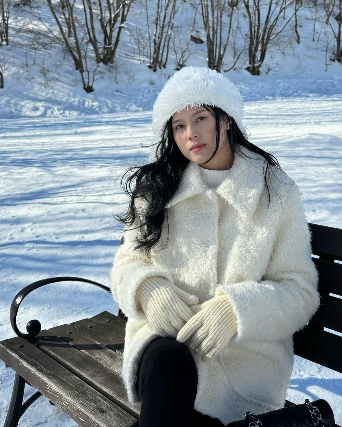 Trong khi đó Ngô Tố Uyên - vợ Thành Chung cũng có sở thích với màu sắc tương tự Doãn Hải My