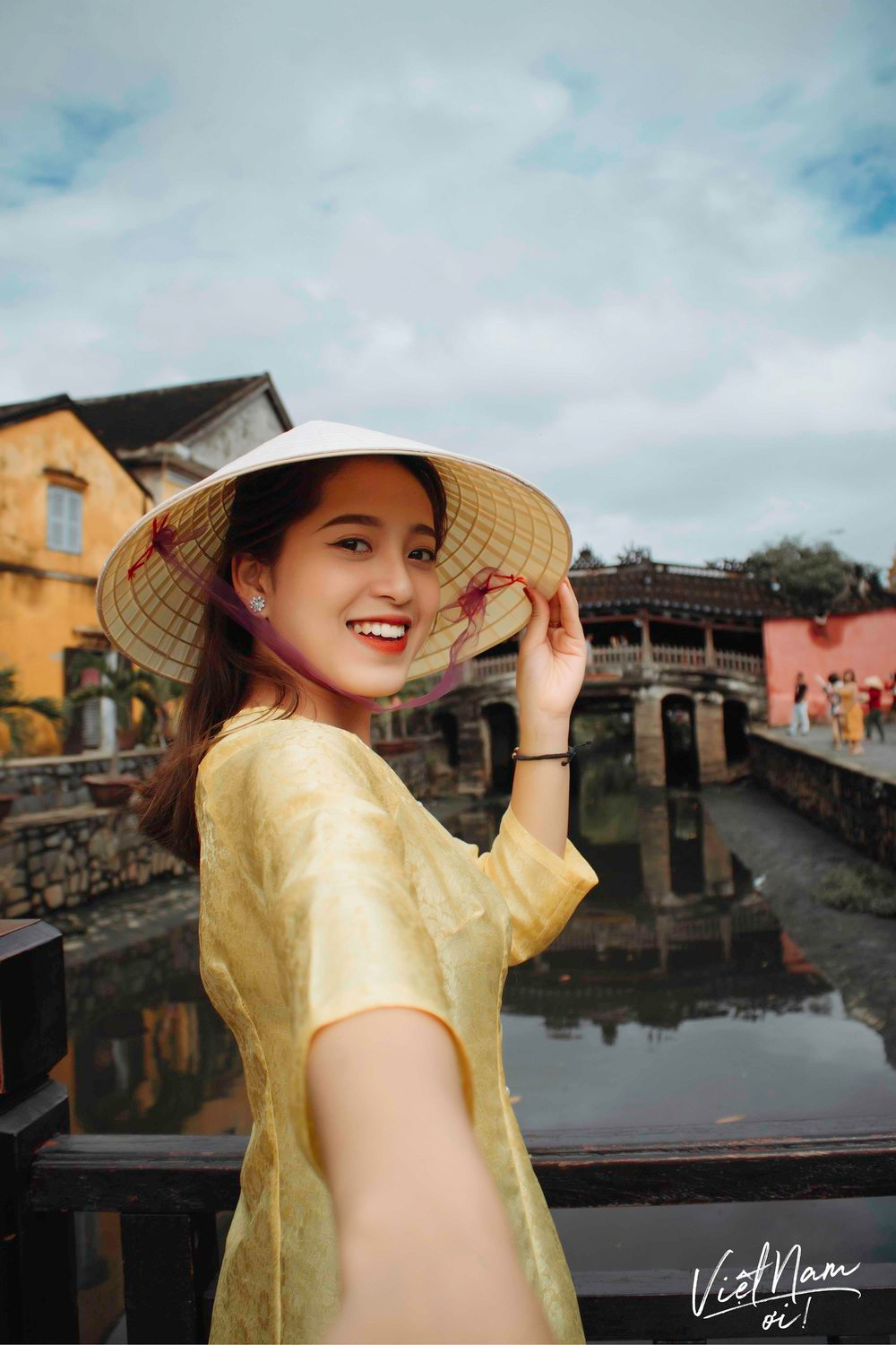 Maria Tuyền tên đầy đủ là Lưu Thanh Tuyền (SN 1996) tại Hà Nội. Ngoài việc là một vlogger du lịch, cô nàng còn là quản lý tại một thẩm mỹ viện có tiếng.