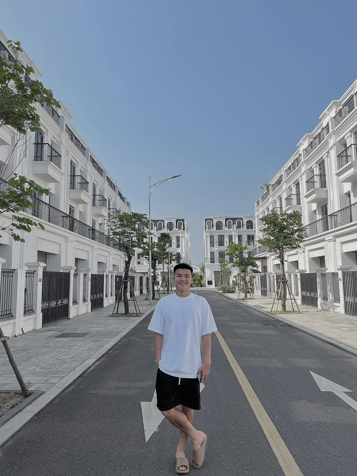 Cuối hiệp phụ thứ 2, Haykan Alhafiz có pha vào bóng quyết liệt trên mức cần thiết với Hồng Phúc. Cầu thủ U23 Việt Nam tránh được nhưng anh lại có động tác trả đũa.