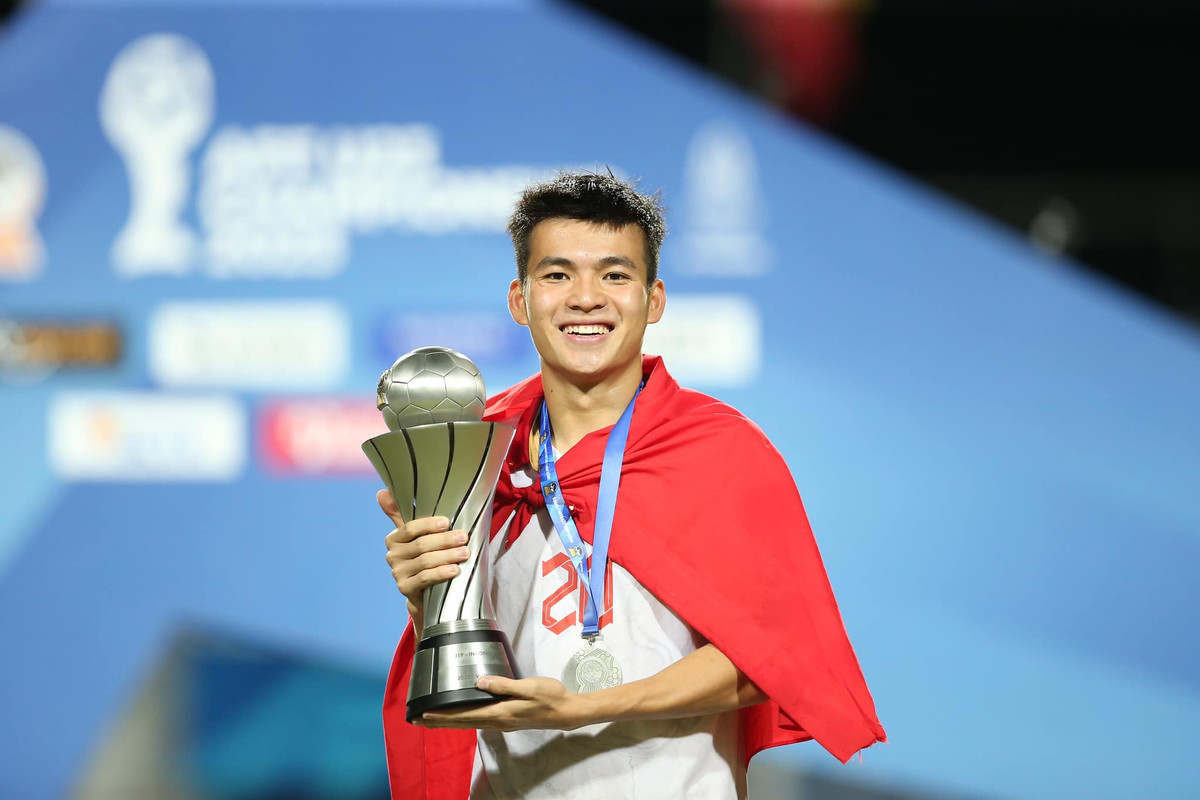 Riêng tấm ảnh ăn mừng bàn thắng ở giải U23 Đông Nam Á mà Hồng Phúc đăng lên mạng xã hội Instagram có đến hơn 63 nghìn bình luận, trong đó có rất nhiều cổ động viên Indonesia - đội bóng thua U23 Việt Nam trong trận chung kết.