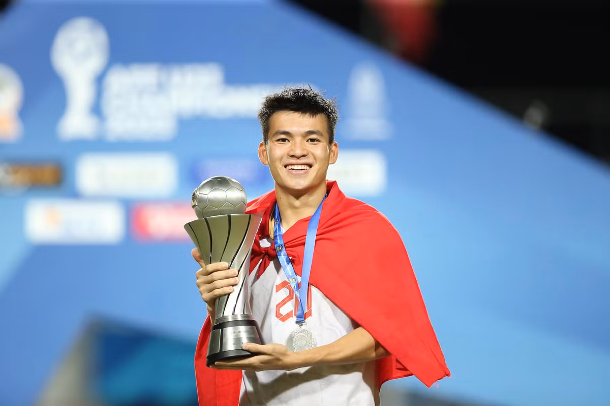 Riêng tấm ảnh ăn mừng bàn thắng ở giải U23 Đông Nam Á mà Hồng Phúc đăng lên mạng xã hội Instagram có đến hơn 63 nghìn bình luận, trong đó có rất nhiều cổ động viên Indonesia - đội bóng thua U23 Việt Nam trong trận chung kết.