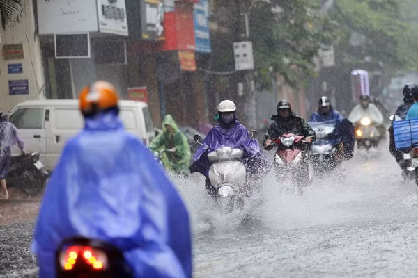 Thoi tiet ngay 22/4: Bac Bo va Trung Bo co mua dong dien rong