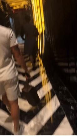 Mới đây, Chu Thanh Huyền đăng tải đoạn video đi ăn uống sang chảnh ở một khách sạn nổi tiếng đắt đỏ tại Hà Nội.