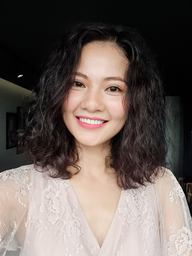 Một trong những bóng hồng được chú ý nhất nhì Shark Tank mùa đầu tiên là Trần Thị Quỳnh - Hoa khôi thể thao Việt Nam 2007. Cô nàng mang đến "miếng bánh" cho các nhà đầu tư là công ty chuyển phát mang tên Lavita Express.