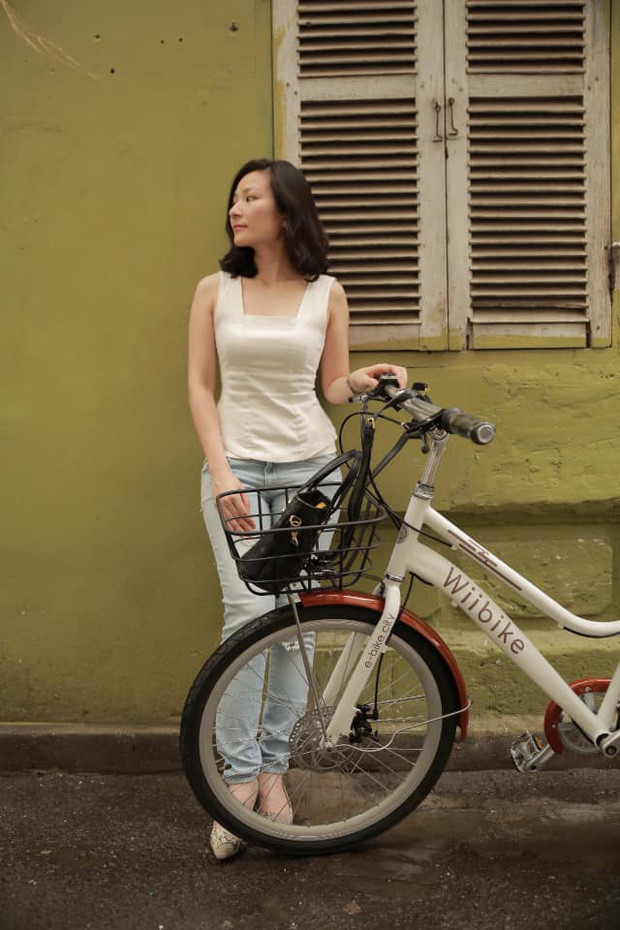 Mở đầu Shark Tank 2021, nữ CEO Thu Hằng đích thân chạy xe đạp ra sân khấu để gây ấn tượng với các nhà đầu tư. Sau khi trình bày phần gọi vốn, Thu Hằng dí dỏm đố các shark về điểm đặc biệt trong chiếc xe cô sử dụng. Ngay lập tức, doanh nhân Nguyễn Xuân Phú đáp: “Anh chỉ mãi nhìn em nên chẳng thấy gì đặc biệt ở chiếc xe cả”. Điều này làm cô vô cùng bối rối, dành lời cảm ơn trước lời khen của "vua chảo".