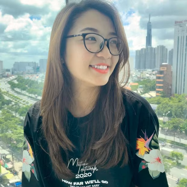 Lê Hồng Thảo Quyên là startup hiếm hoi nhận được sự chú ý của cả 5 "cá mập". Dự án mạng lưới ViralWork kết nối influencer với bên có nhu cầu thuê của cô gây ấn tượng mạnh với các nhà đầu tư về tính khả thi và phần thuyết trình rõ ràng, tự tin.