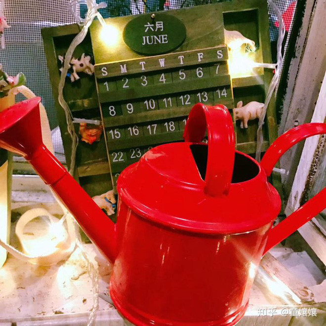 Sau khi tân trang khu ban công, cô gái đã đăng tải cách thức cũng như loạt hình ảnh thành quả của mình lên mạng xã hội. Bài đăng nhanh chóng nhận được rất nhiều lượt tương tác, bình luận, chia sẻ từ phía cộng đồng mạng.